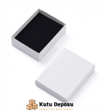 5x8x2 cm Tam Kapaklı Selefonlu Süngerli Takı Kutusu - Beyaz